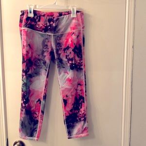 Athleta Cropped Pattern Leggings